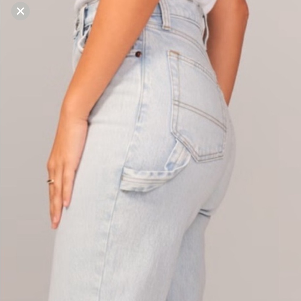 Abercrombie & Fitch Curve Love 90’s Straight Ultra High Rise Carpenter Jeans